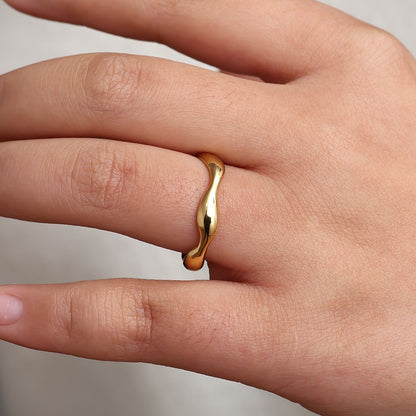 Gold Wave Edelstahl Ring